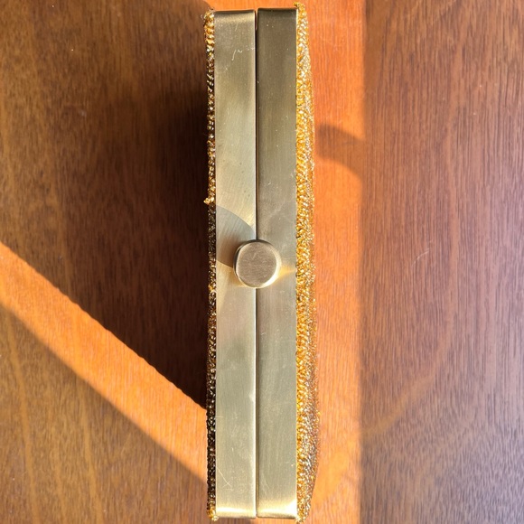 SANTI 🔸 gold herringbone beaded clutch - Picture 3 of 10